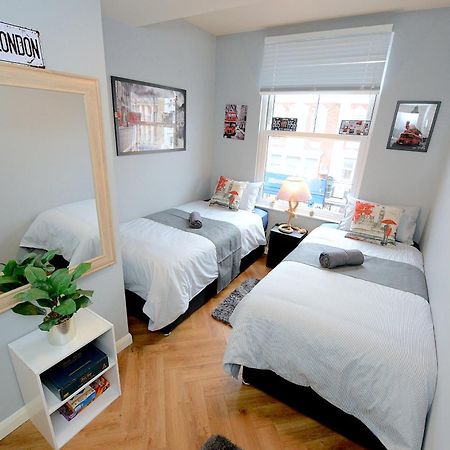 2 Bedroom Flat In Wood Green Piccadilly Line لندن المظهر الخارجي الصورة