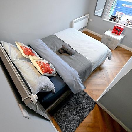 2 Bedroom Flat In Wood Green Piccadilly Line لندن المظهر الخارجي الصورة