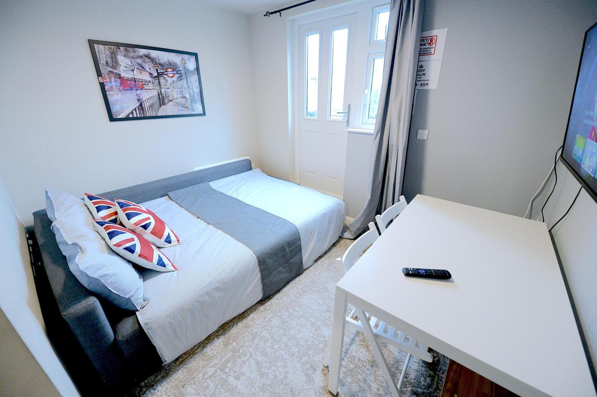 2 Bedroom Flat In Wood Green Piccadilly Line لندن المظهر الخارجي الصورة