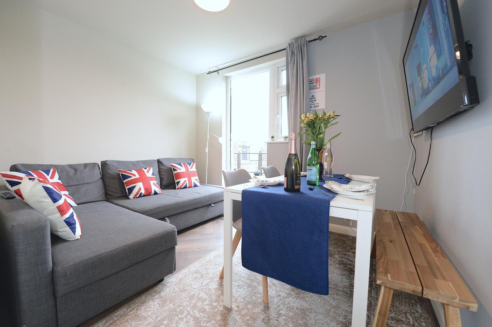2 Bedroom Flat In Wood Green Piccadilly Line لندن المظهر الخارجي الصورة