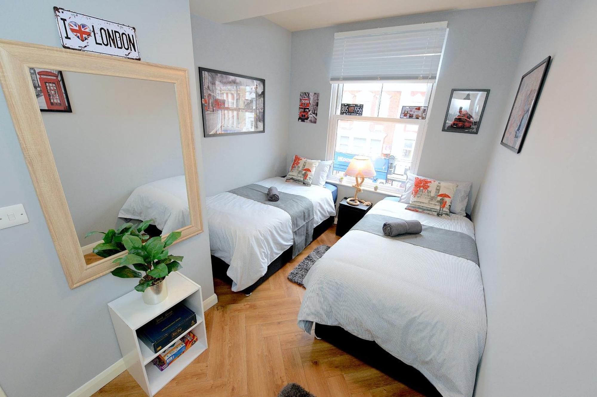 2 Bedroom Flat In Wood Green Piccadilly Line لندن المظهر الخارجي الصورة
