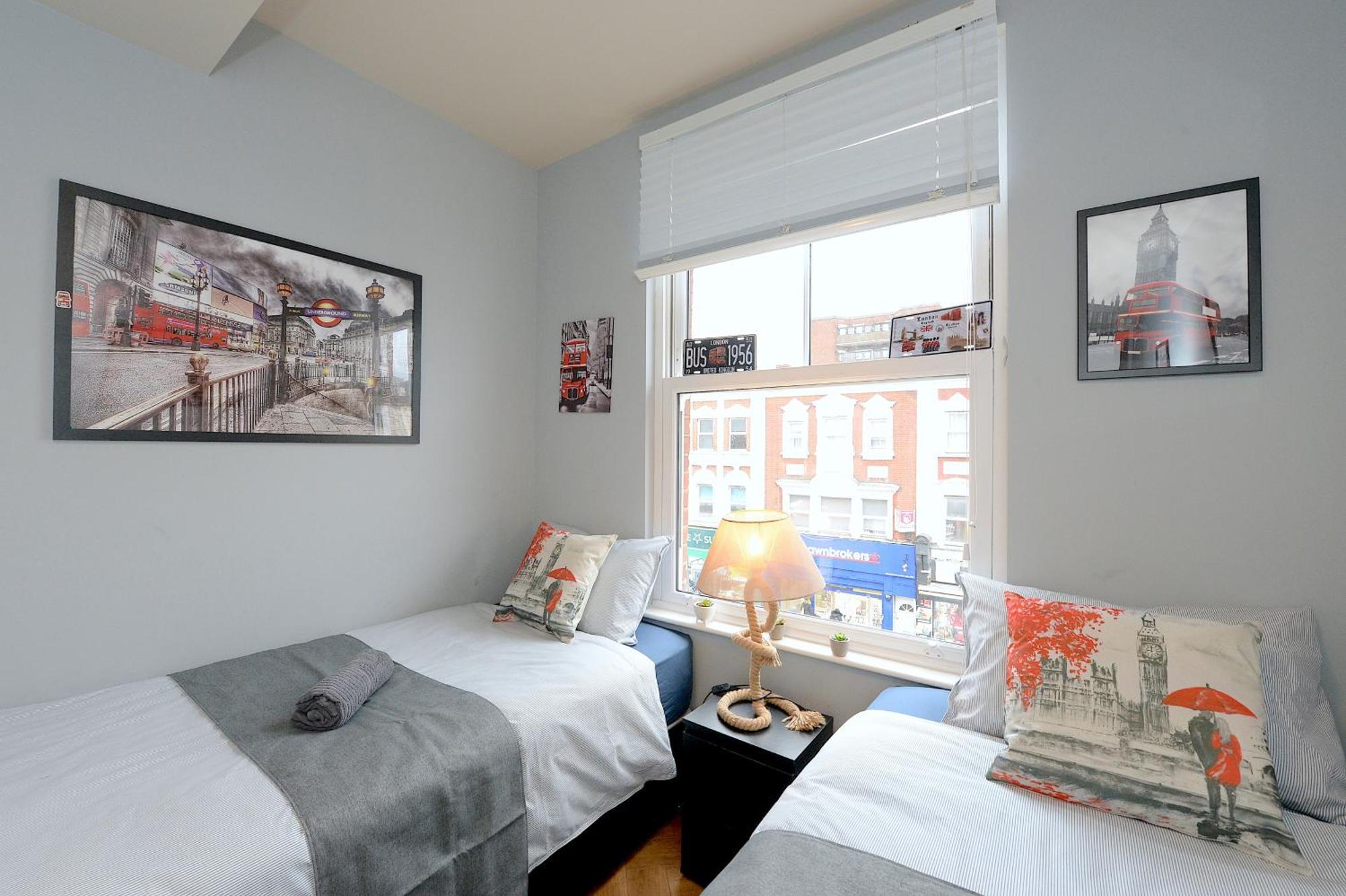 2 Bedroom Flat In Wood Green Piccadilly Line لندن المظهر الخارجي الصورة
