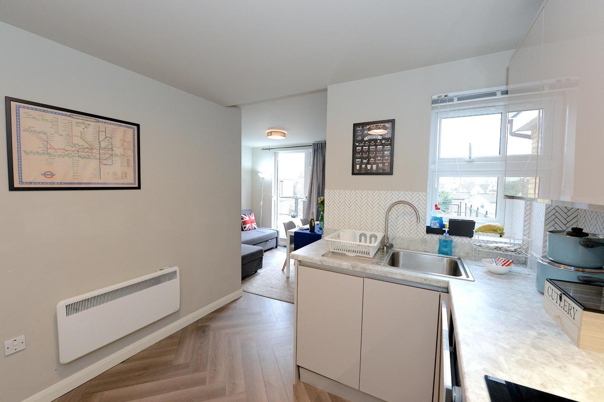 2 Bedroom Flat In Wood Green Piccadilly Line لندن المظهر الخارجي الصورة