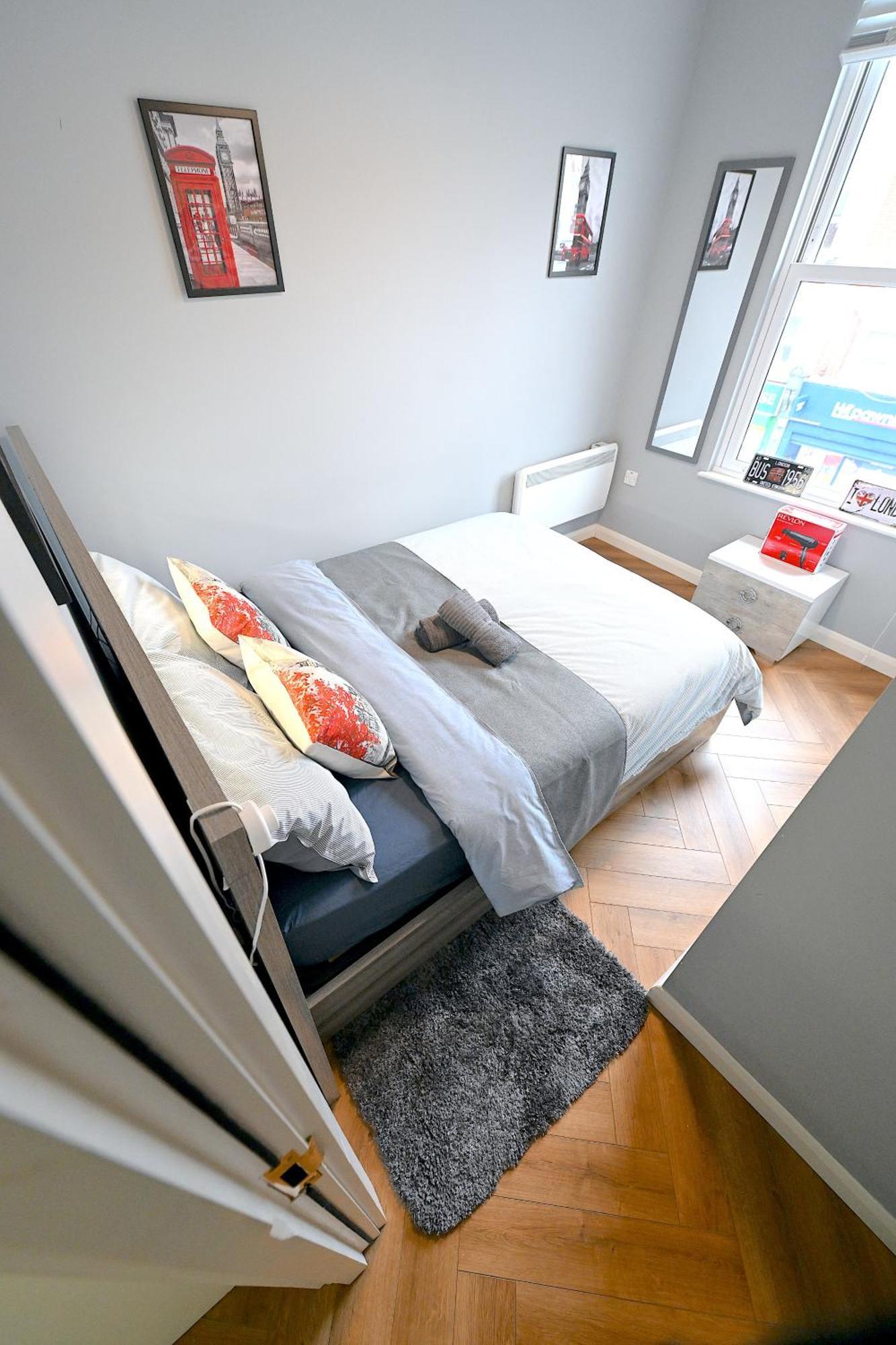 2 Bedroom Flat In Wood Green Piccadilly Line لندن المظهر الخارجي الصورة