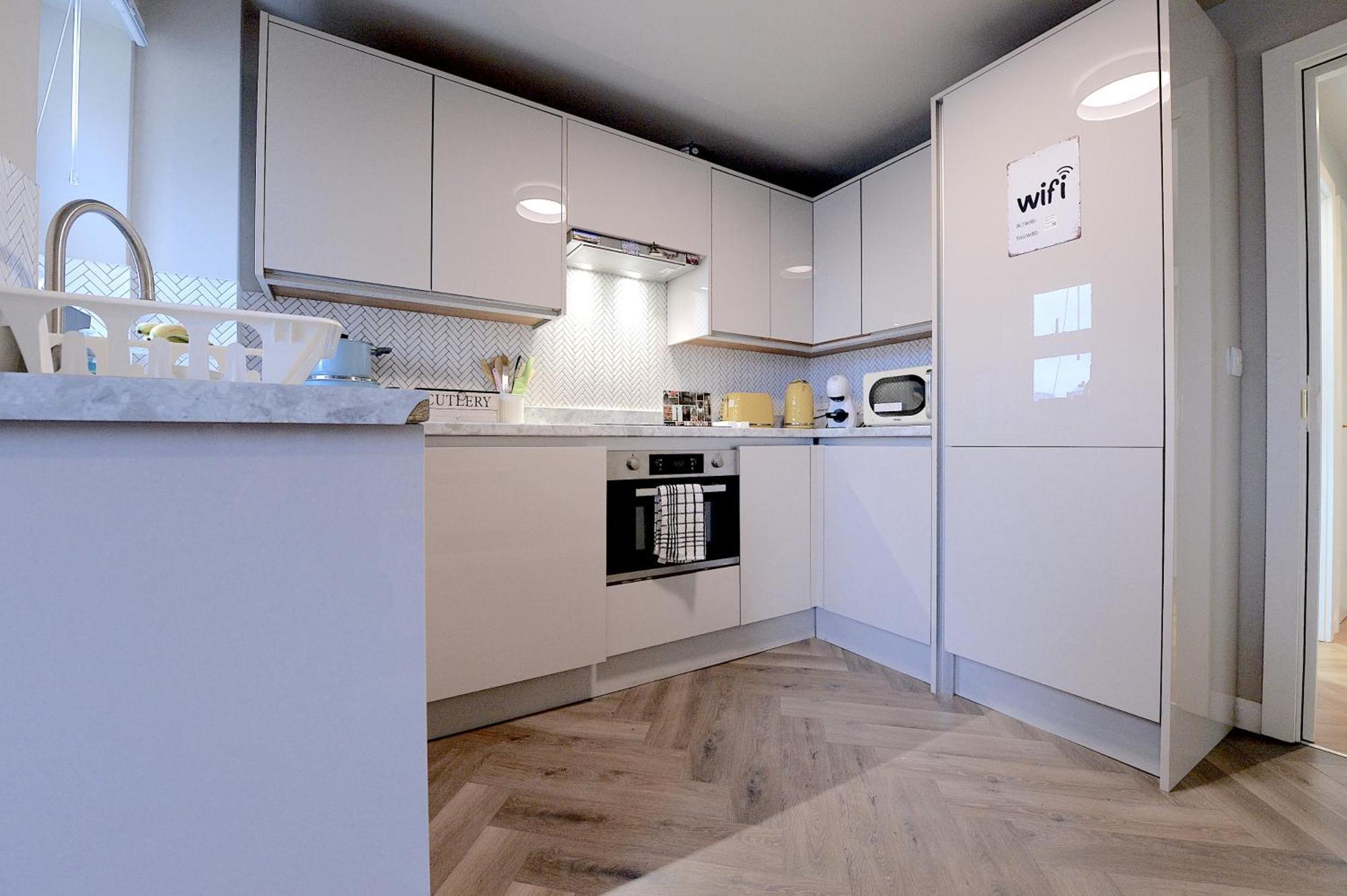 2 Bedroom Flat In Wood Green Piccadilly Line لندن المظهر الخارجي الصورة