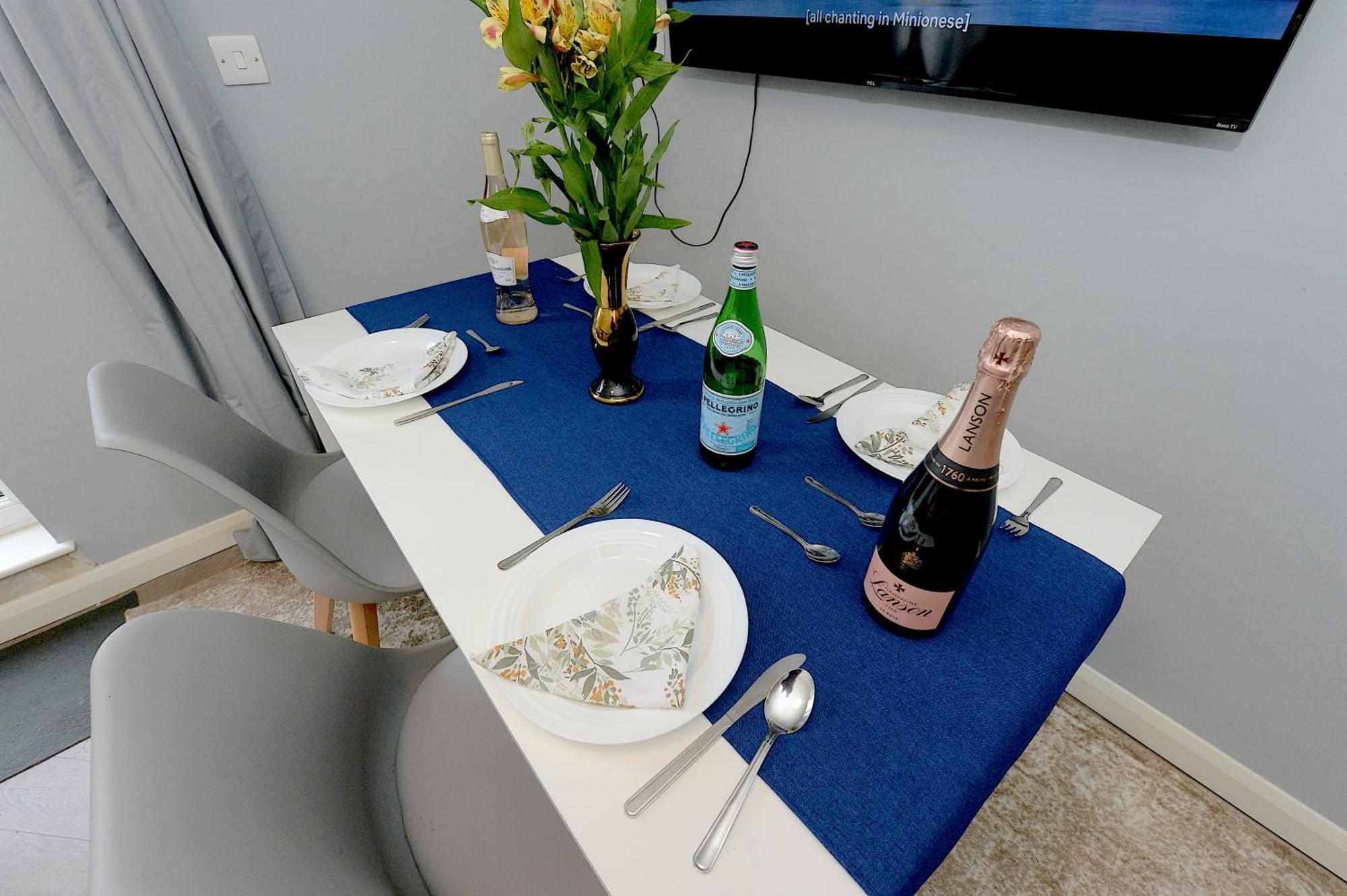 2 Bedroom Flat In Wood Green Piccadilly Line لندن المظهر الخارجي الصورة