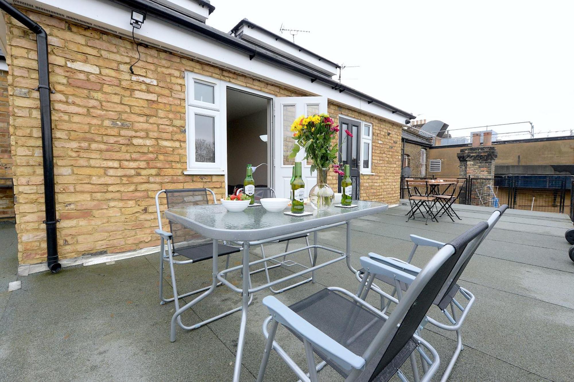 2 Bedroom Flat In Wood Green Piccadilly Line لندن المظهر الخارجي الصورة